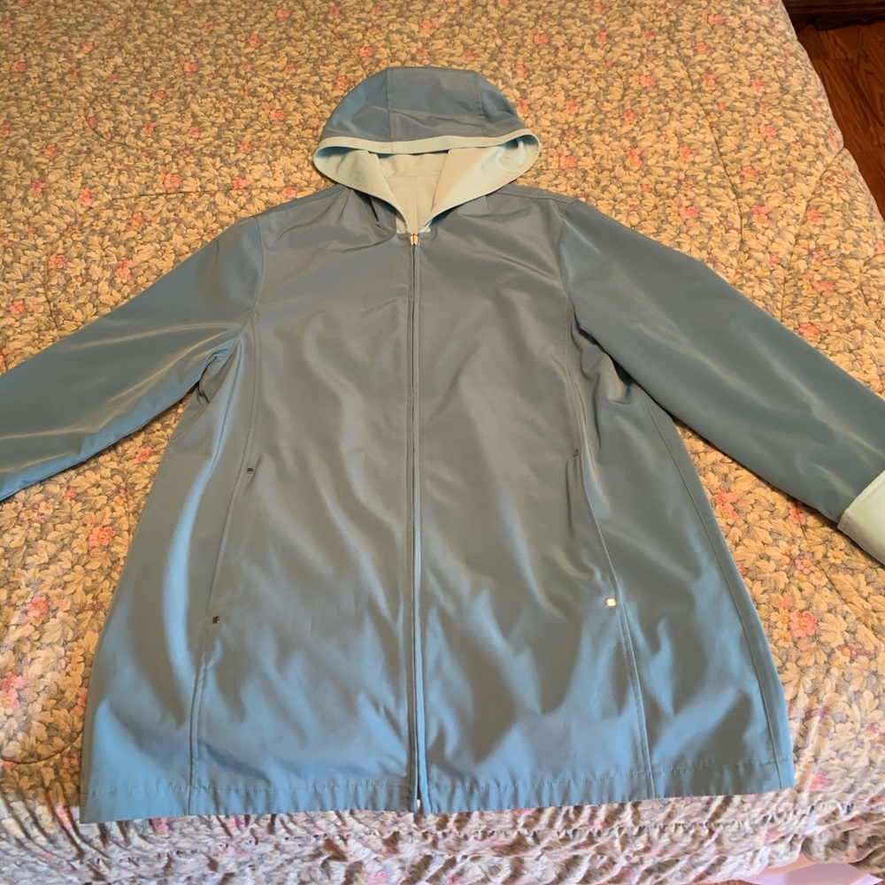 Reversible rain coat